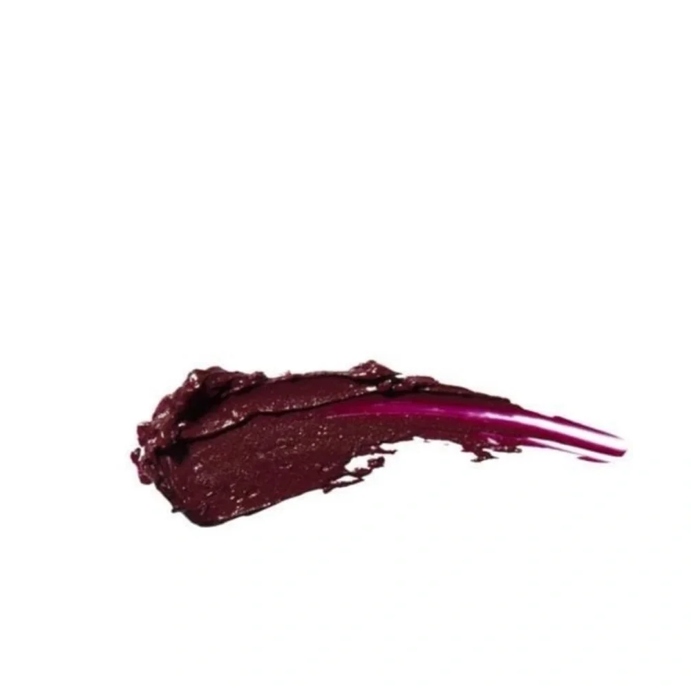 Belle en Argent Auteur Creme Lip Color in Smoking On Screen
